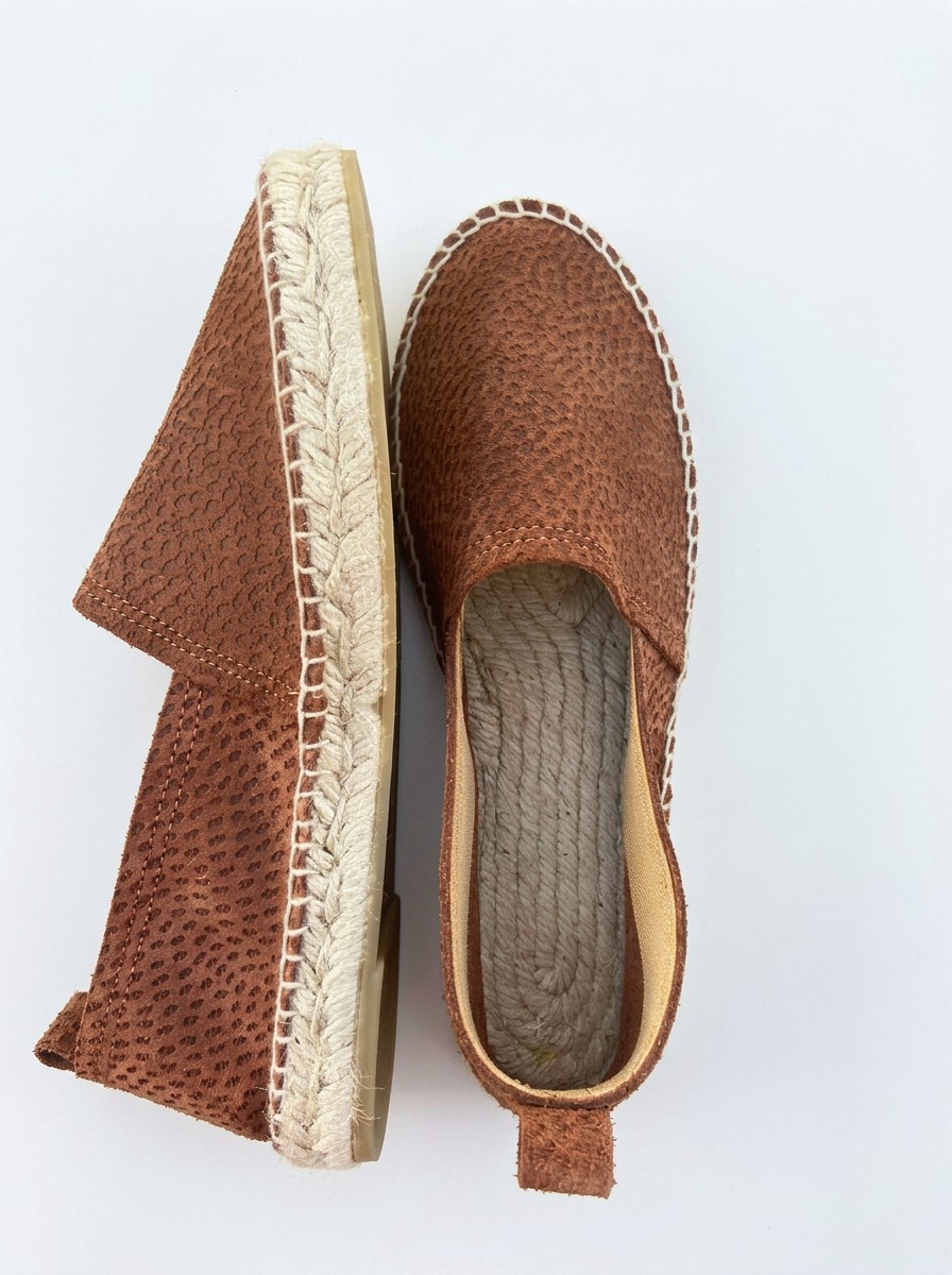 ELCHE — Alpargata cerrada de piel con suela de yute natural | Leathersophy Alpargata cerrada de piel con suela de yute natural — modelo ELCHE hecho a mano en Elche por Leathersophy