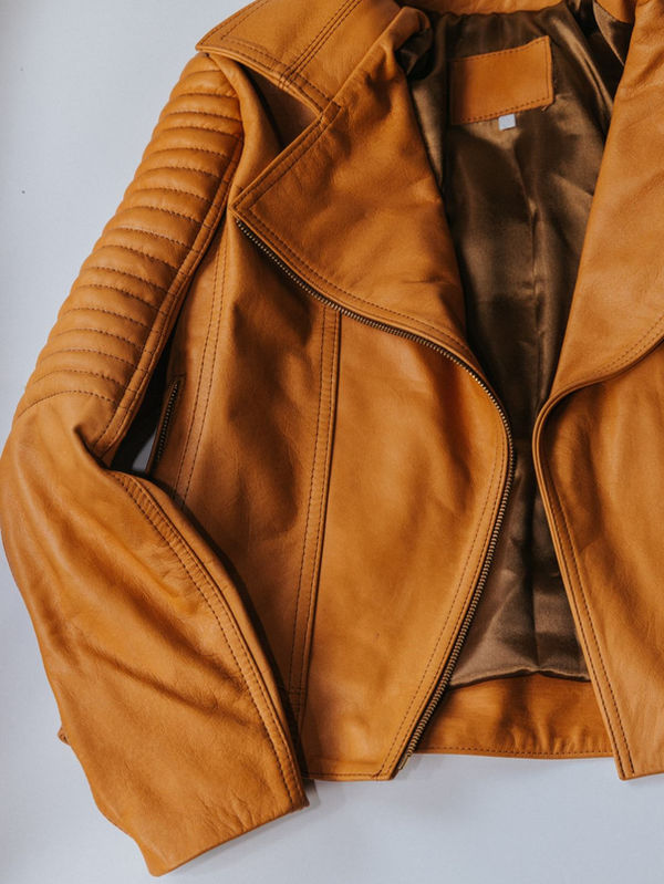 Prendas de piel hechas a mano | Leathersophy Chaqueta biker de piel camel de Leathersophy